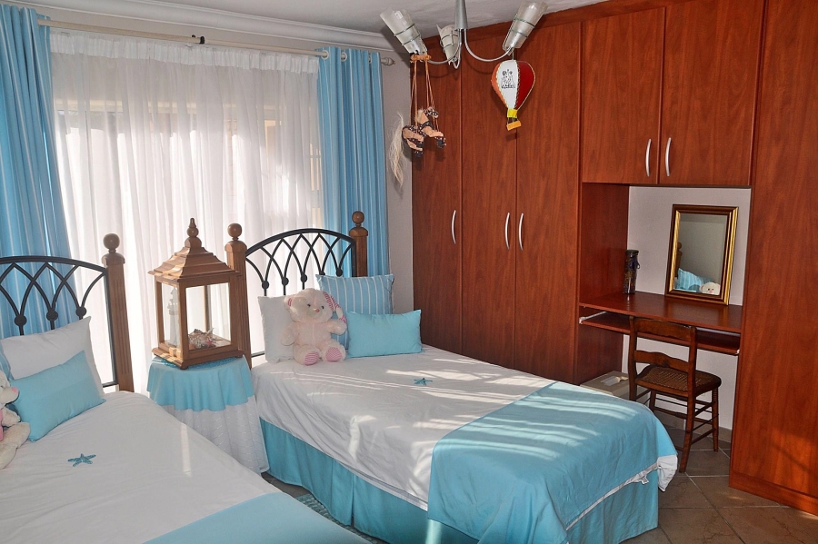 5 Bedroom Property for Sale in Tergniet Western Cape